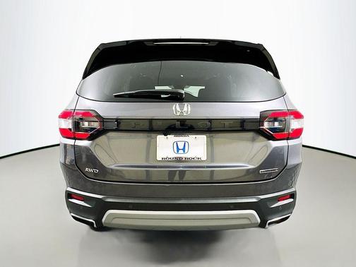 2025 Honda Pilot Touring 8-Passenger