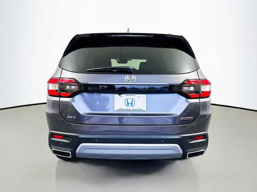 2025 Honda Pilot Touring 8-Passenger