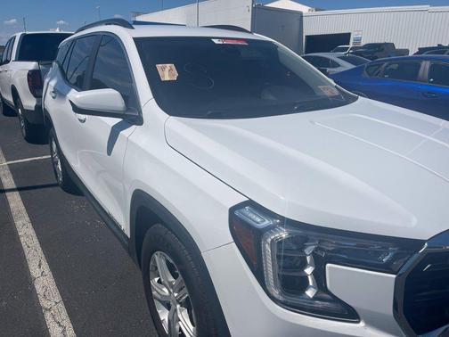 Summit White 2023 GMC Terrain FWD SLE