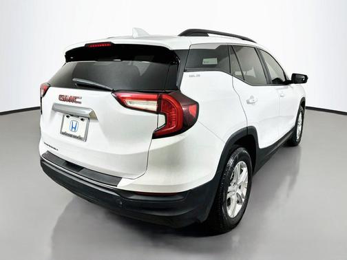Summit White 2023 GMC Terrain FWD SLE