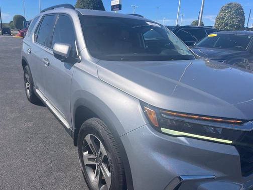 Silver Metallic 2024 Honda Pilot EX-L