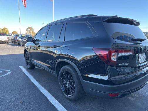 2022 Honda Pilot AWD Black Edition