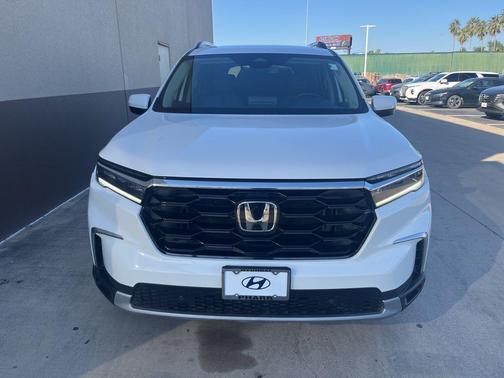 2024 Honda Pilot Touring 8-Passenger