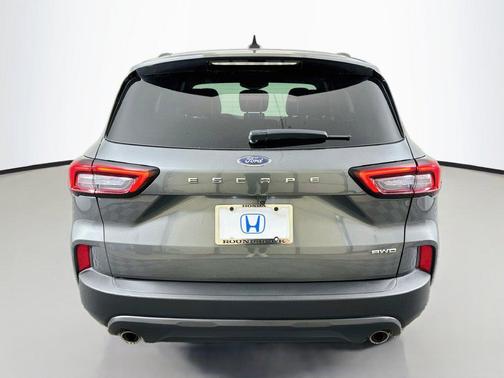 Gray Metallic 2025 Ford Escape ST-Line
