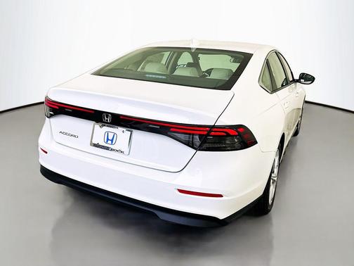 2025 Honda Accord LX 1.5T