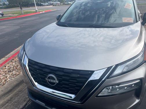 Champagne Silver Metallic 2022 Nissan Rogue SL