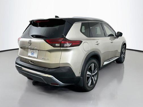 Champagne Silver Metallic 2022 Nissan Rogue SL