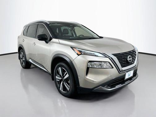 Champagne Silver Metallic 2022 Nissan Rogue SL