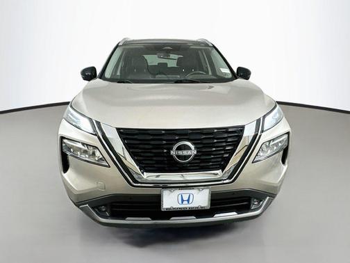 Champagne Silver Metallic 2022 Nissan Rogue SL