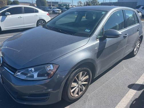 2017 Volkswagen Golf TSI S 4-Door