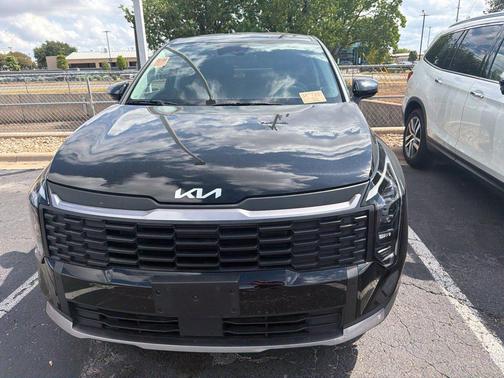 Ebony Black 2026 Kia Sportage LX