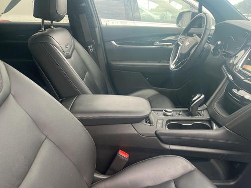 2022 Cadillac XT6 Premium Luxury AWD