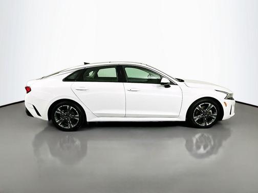 2022 Kia K5 EX