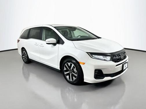 Platinum White Pearl 2026 Honda Odyssey EX-L