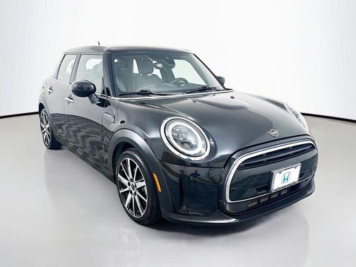 2022 MINI Hardtop Cooper