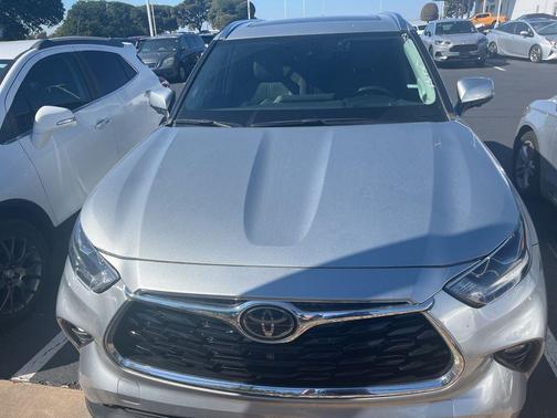 2023 Toyota Highlander Platinum