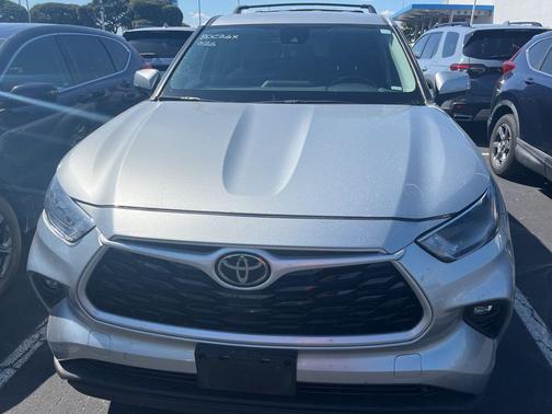 2022 Toyota Highlander LE