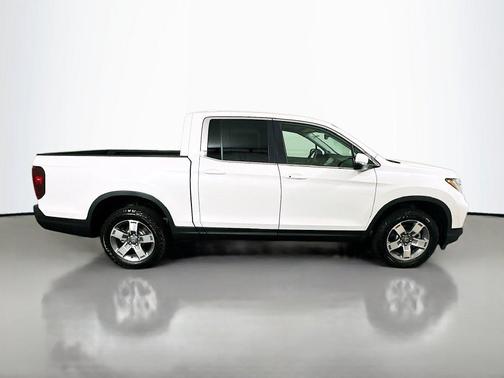 Platinum White Pearl 2026 Honda Ridgeline RTL