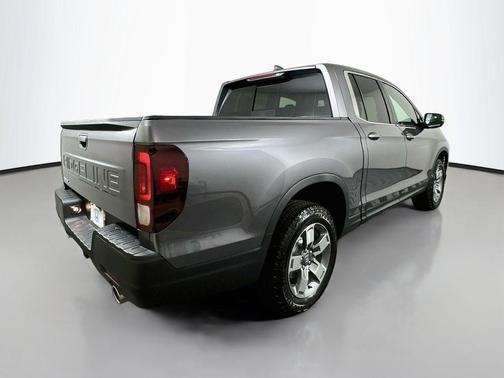 Modern Steel Metallic 2026 Honda Ridgeline RTL
