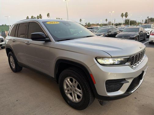 2023 Jeep Grand Cherokee Laredo