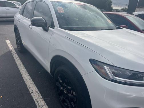 Platinum White Pearl 2025 Honda HR-V 2WD Sport