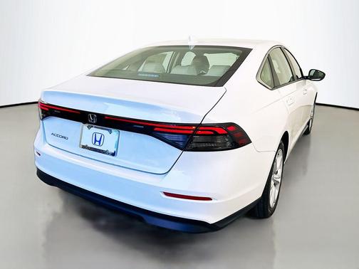 2025 Honda Accord LX 1.5T
