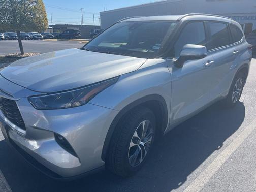 2024 Toyota Highlander XLE