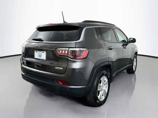 Granite Crystal Metallic Clearcoat 2022 Jeep Compass Latitude