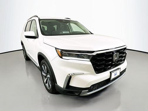 2025 Honda Pilot Touring 8-Passenger