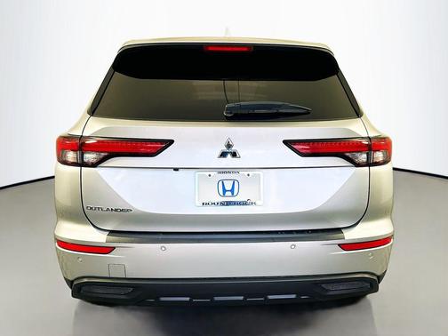 2022 Mitsubishi Outlander ES 2.5 2WD