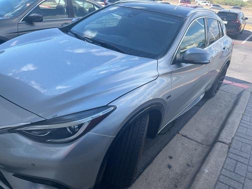 2018 INFINITI QX30 Premium