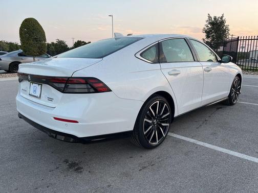 2025 Honda Accord Hybrid Touring