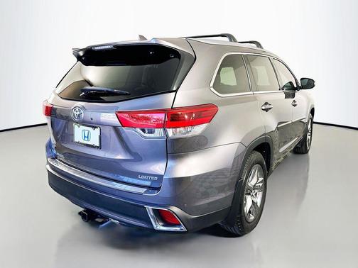 2019 Toyota Highlander Limited Platinum