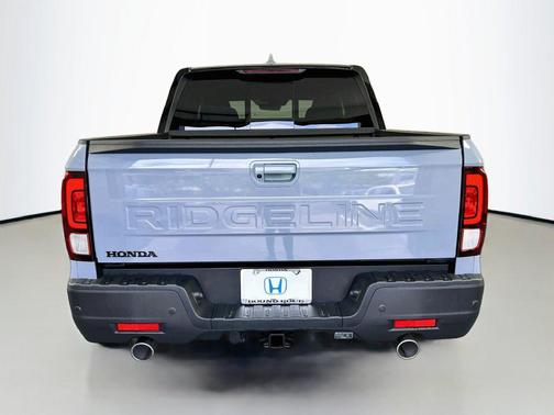 Sonic Gray Pearl 2026 Honda Ridgeline Black