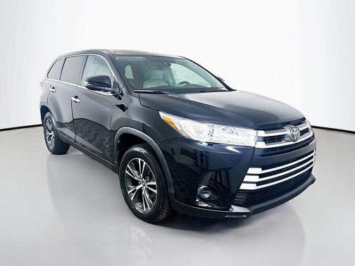 2019 Toyota Highlander LE I4