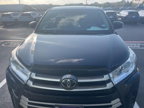 2019 Toyota Highlander LE I4