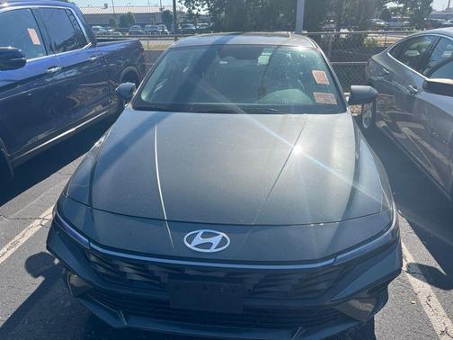 Amazon Gray 2025 Hyundai ELANTRA SEL