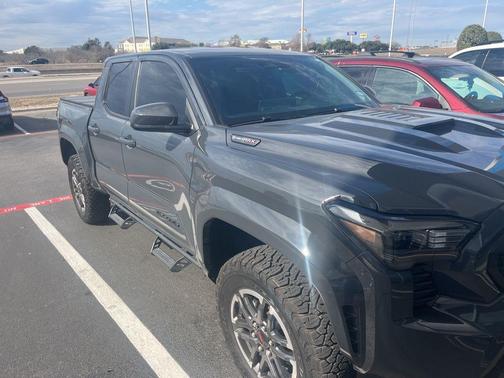 2025 Toyota Tacoma Hybrid TRD Sport