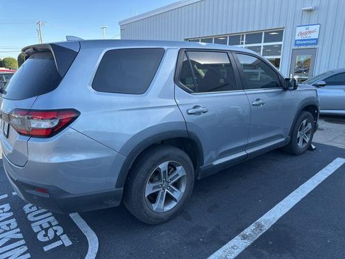 2023 Honda Pilot 2WD EX-L 8 Passenger