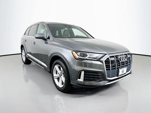 2022 Audi Q7 45 Premium Plus