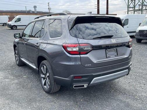 2025 Honda Pilot Touring