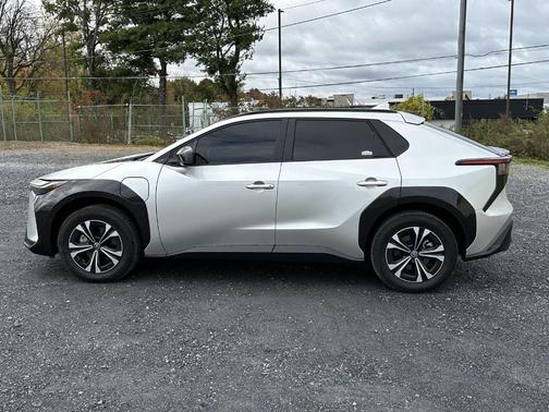 2024 Toyota bZ4X XLE