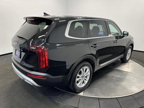 2022 Kia Telluride LX