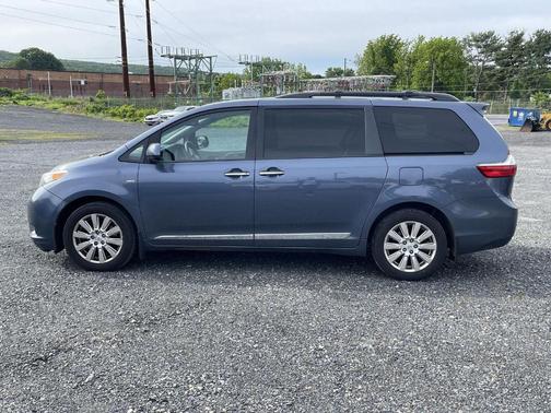 2017 Toyota Sienna Limited