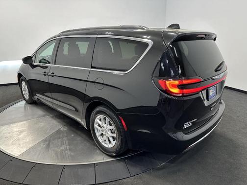 2022 Chrysler Pacifica Touring-L