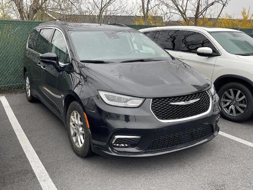 2022 Chrysler Pacifica Touring-L