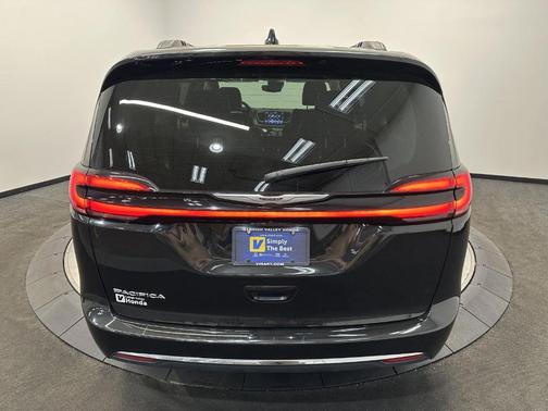 2022 Chrysler Pacifica Touring-L