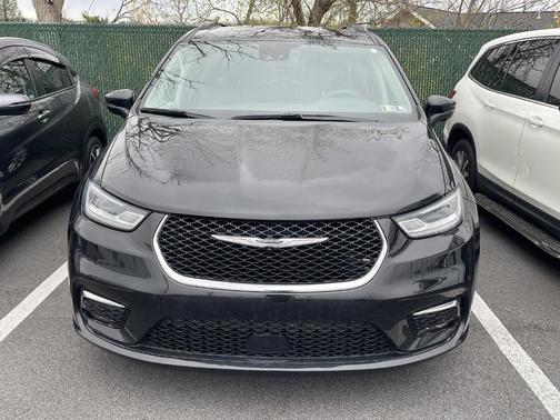 2022 Chrysler Pacifica Touring-L