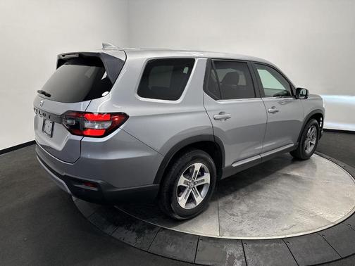 Lunar Silver Metallic 2025 Honda Pilot EX-L