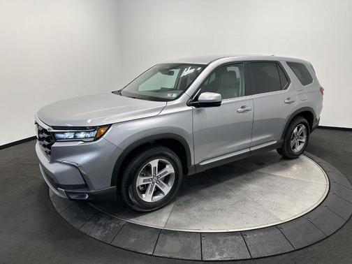 Lunar Silver Metallic 2025 Honda Pilot EX-L
